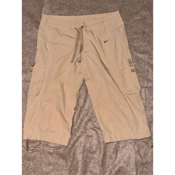 NICE Womens Nike Capris Wide Leg Pants tan SIZE Medium very breathable material - Picture 1 of 6
